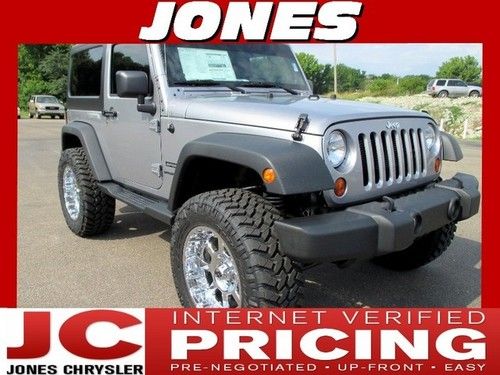 New 2013 jeep wrangler 4wd sport msrp $30580 billet silver metallic