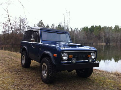 1974 vista blue metallic ford bronco