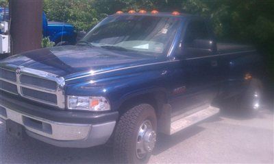 2002 dodge ram 3500 cummins diesel 5-speed manual duel rear wheels