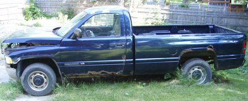 1994 dodge ram 2500 for parts (running engine transmission) bent frame