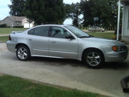 2004 silver pontiac grand am se1, with sunroof