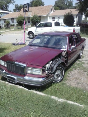 Lincoln Towncar 1990  Burgundy Great Condition Runs Great Cold A/C, US $1,200.00, image 2