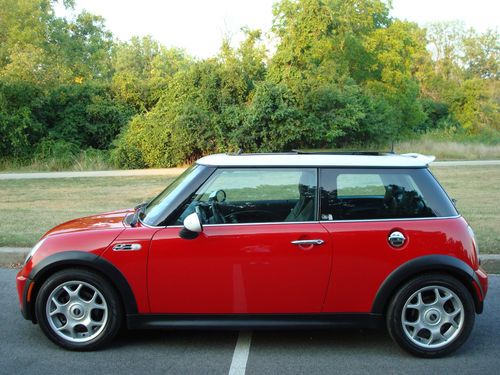 2004 mini cooper s! panoramic sunroof! 6 spd manual! heated seats! no reserve!