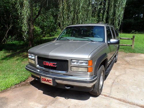 1999 gmc suburban runs and drives