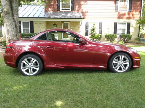 2011 mercedes-benz slk300. excellent condition.