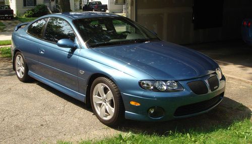 2004 pontiac gto base coupe 2-door 5.7l