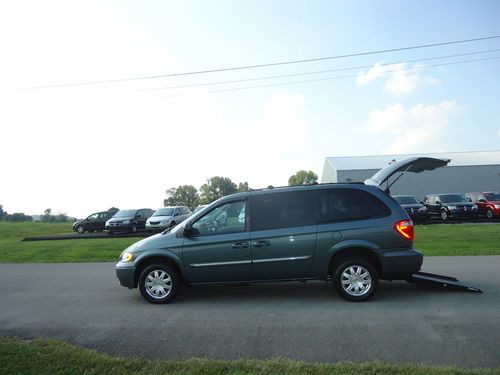 2005 chrysler town &amp; country touring wheelchair/handicap ramp van rear entry