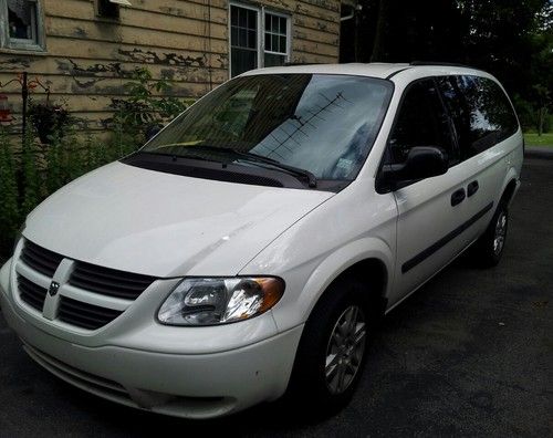 2005 dodge grand caravan se, white, wheelchair accesible van, rear lift gate