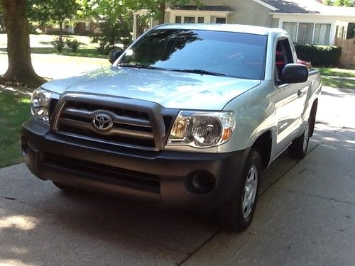 2009 toyota tacoma single cab pickup truck 5 spd manual 2.7 litre non-smoker