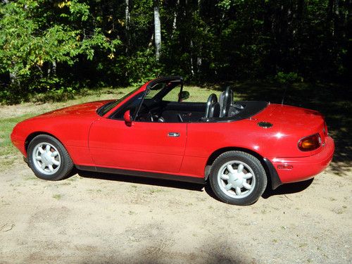 1990 mazda miata near mint conditioin, first model year, low miles