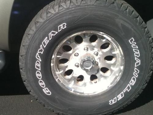 2001 Chevrolet Suburban 1500 LS Sport Utility 4-Door 5.3L, US $7,500.00, image 3