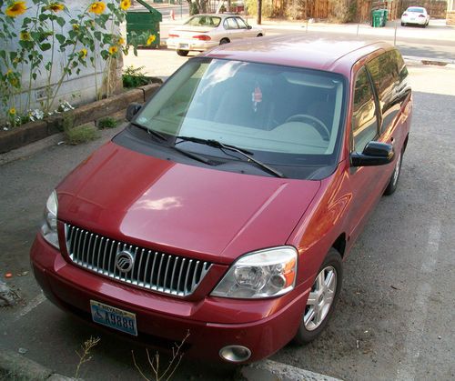 2004 mercury monterey minivan  35k, all original w/ rear electric scooter lift