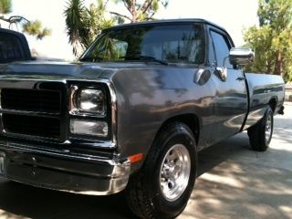 1993 dodge cummins diesel 2wd,  clean truck!!