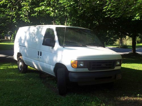 2003 ford e-250 base standard cargo van 2-door 4.6l service van