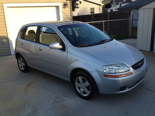 2006 chevy aveo 93,000mi 5speed silver must go