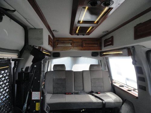 2003 Chevrolet Express G2500 Grey 6.0 RWD, image 3