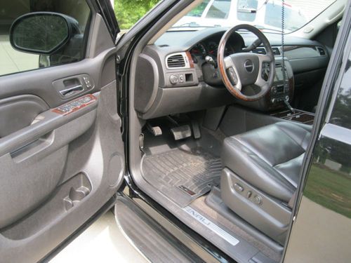 2009 GMC Yukon Denali AWD, image 3