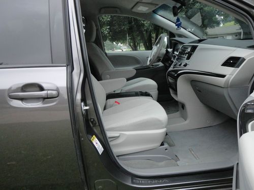 2012 Toyota Sienna LE...ONLY 15,000 Miles!!!!!!, image 6
