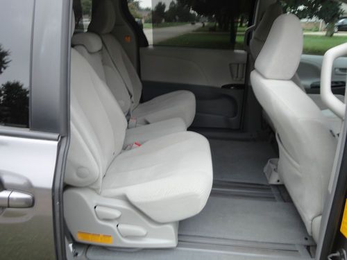 2012 Toyota Sienna LE...ONLY 15,000 Miles!!!!!!, image 7