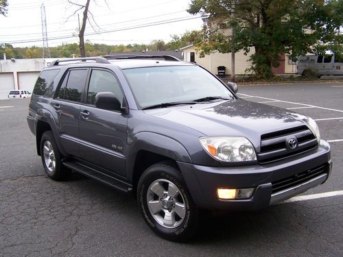 2004 toyota 4runner 4wd sr5 - clean - low miles - 1 owner - third row seating