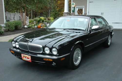 1999 jaguar xj8 vanden plas  luxury sedan low mileage clean dirve it home