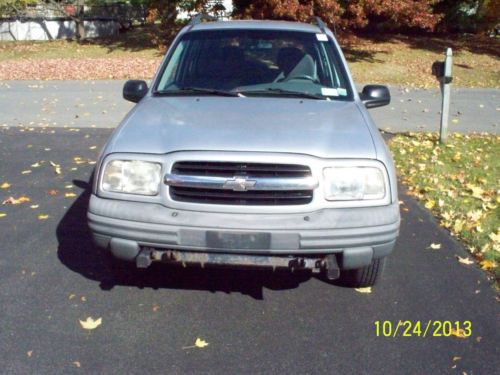 2000 chevy chevrolet tracker  4wd ( like  suzuki vitara) runs great no reserve!