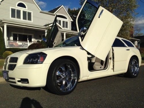 Custom dodge magnum 22&#034; wheels leather white led gullwing doors lambo doors