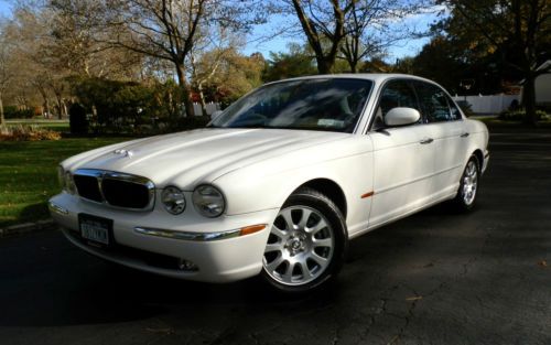 2004 jaguar xj8 looks brand new