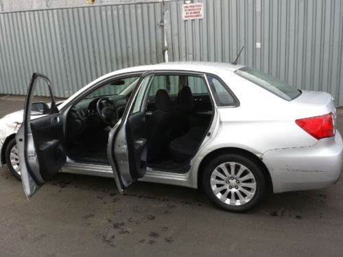 2009 Subaru impreza sedan automatic body cometic damage runs good, image 3