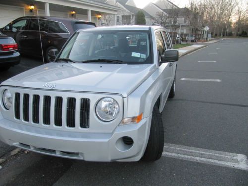 2008 jeep patriot sport 2.4l - 67k miles super clean low miles