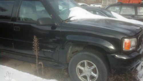 2000 GMC Yukon Denali Sport Utility 4-Door 5.7L Selling for parts, image 2