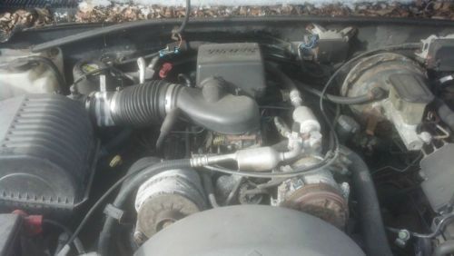 2000 GMC Yukon Denali Sport Utility 4-Door 5.7L Selling for parts, image 3