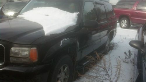 2000 GMC Yukon Denali Sport Utility 4-Door 5.7L Selling for parts, image 4