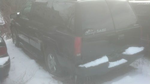 2000 GMC Yukon Denali Sport Utility 4-Door 5.7L Selling for parts, image 5
