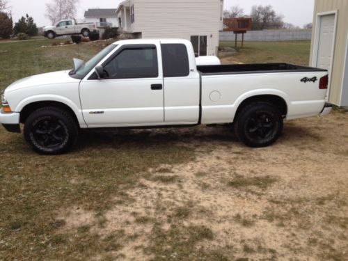 2002 chevy s10 extended cab 4x4 pickup