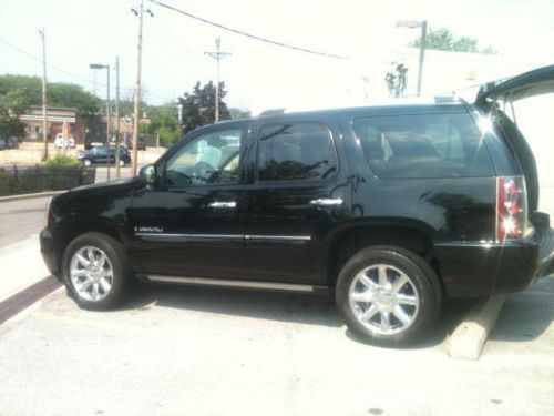 2007 gmc yukon denali  all options!!!!