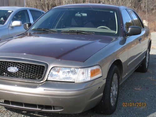 2004 ford crown victoria police interceptor sedan 4-door 4.6l