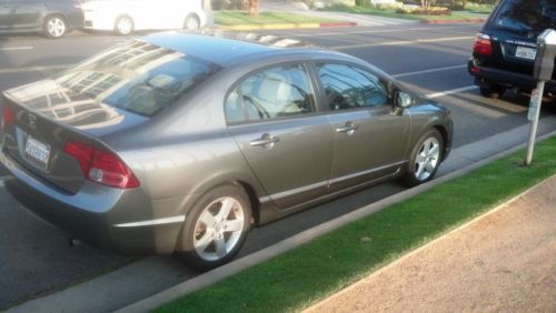 2006 honda civic ex with in dash navigation and moon roof - showroom condition