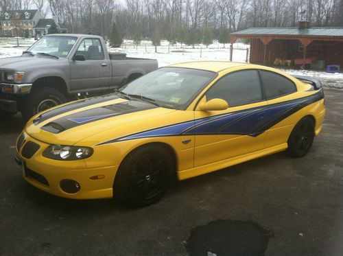 2004 pontiac gto base coupe 2-door 5.7l