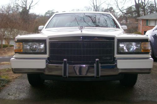 1991 cadillac fleetwood brougham d&#039;elegance. 5.7l  26,836 miles. no reserve