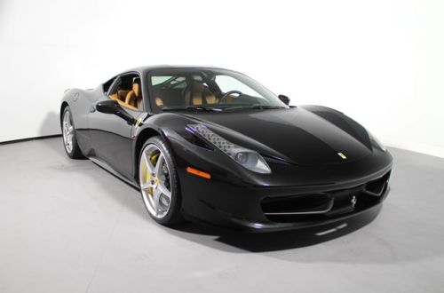 458 italia nero with natural int with black alcantera