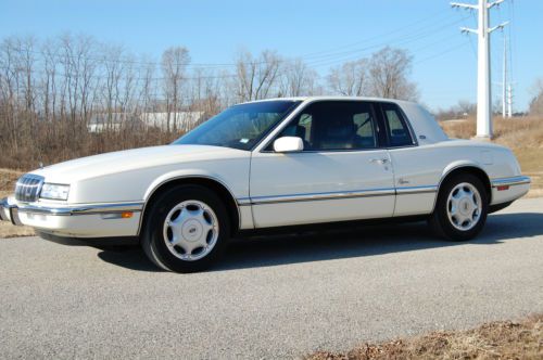 1993 buick riviera luxury coupe 2-door 3.8l