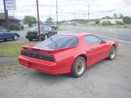 Firebird gta - 350 v8 lt1 - auto - gray interior - red exterior - 87,000 mi.