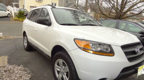 Hyundai santa fe gls 2009, 28k miles, excellent condition awd orig owner nj