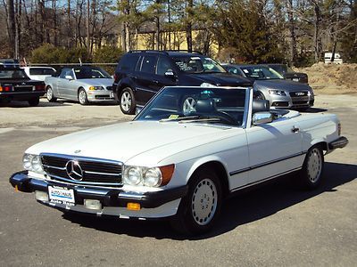 1986 mercedes 560sl - beautiful car!  looks/runs/drives great!  good carfax!