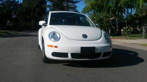 2010 volkswagen beetle base hatchback 2-door 2.5l