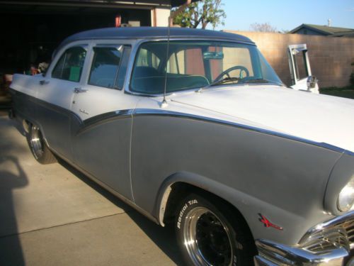 1956 ford fairlane 4 door