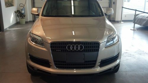 2007 audi q7 premium, awd, bose, 3rd row, panoramic roof, nav, non smoker