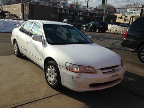 2000 Honda Accord LX Sedan 4-Door 2.3L, image 2