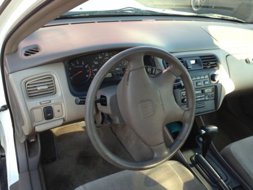 2000 Honda Accord LX Sedan 4-Door 2.3L, image 6